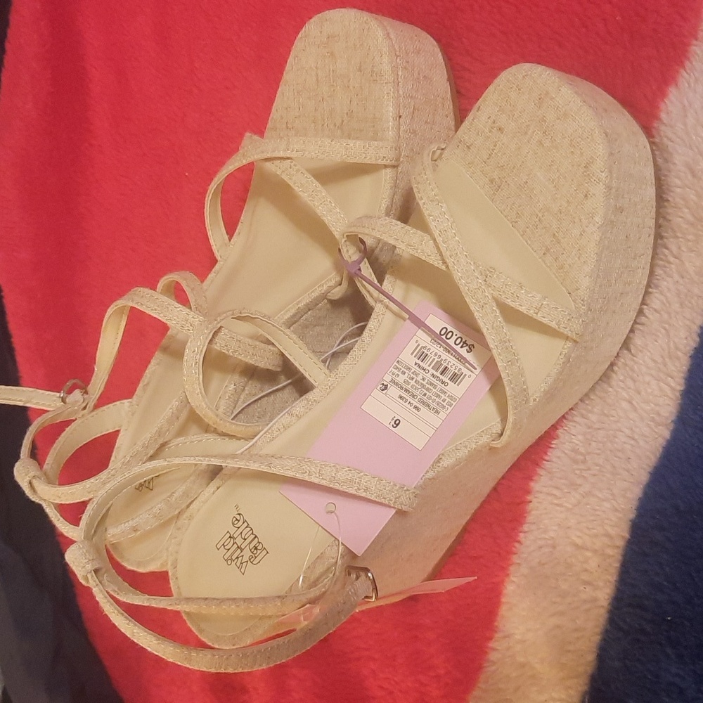 HOST PICK closet Refresh Posh Party 3/28 ! Wild Fable wedge heels